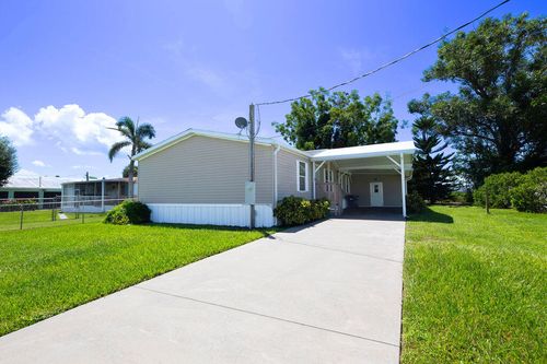 2208 Se 38th Trl, Okeechobee, FL, 34974-7063 | Card Image