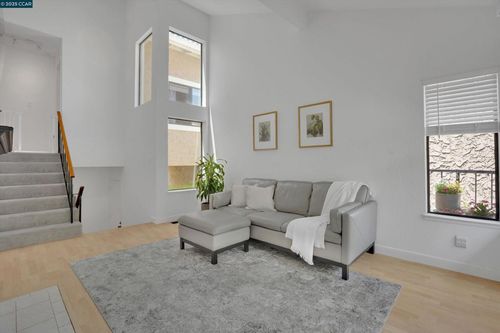 2105 Lost Lake Pl, Martinez, CA, 94553 | Card Image
