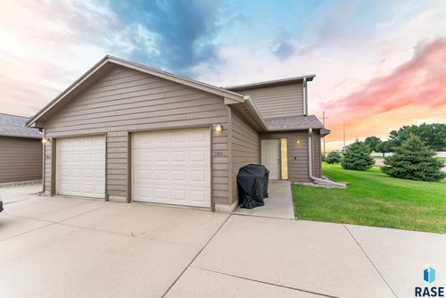 3867 N Galaxy Ln, Sioux Falls, SD, 57107-2037 | Card Image