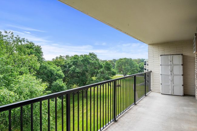 APT-514 - 10511 Cedar Lake Rd, Condo with 3 bedrooms, 2 bathrooms and null parking in Minnetonka MN | Image 41