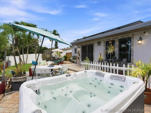 707 Sw 3rd Ave, Hallandale Beach, FL, 33009-7052 | Card Image