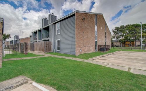 apt-136-8034 Antoine Dr, Houston, TX, 77088-4322 | Card Image