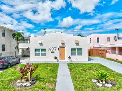 627 58th Street, House other with 3 bedrooms, 2 bathrooms and null parking in West Palm Beach FL | Image 2