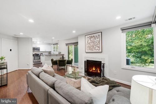 c-11725 Summerchase Cir, RESTON, VA, 20194-1138 | Card Image