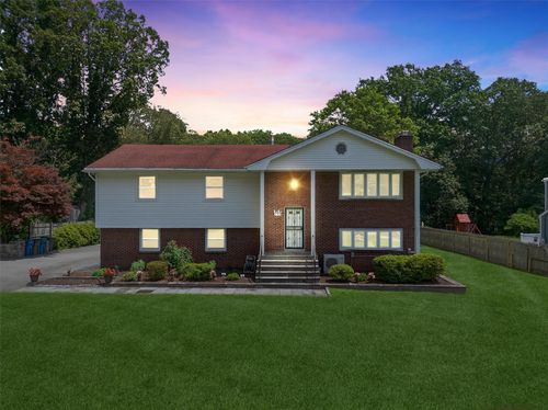 49 Oakridge Rd, North Salem, NY, 10560-2704 | Card Image