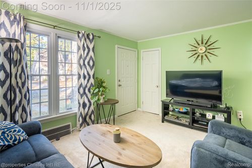 23420 Manistee St, Oak Park, MI, 48237-2224 | Card Image