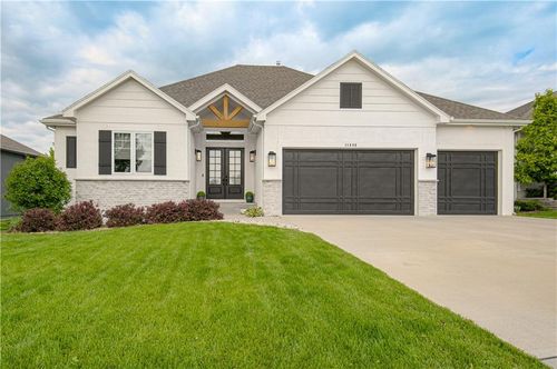 11080 Palisade St, Olathe, KS, 66061-5656 | Card Image
