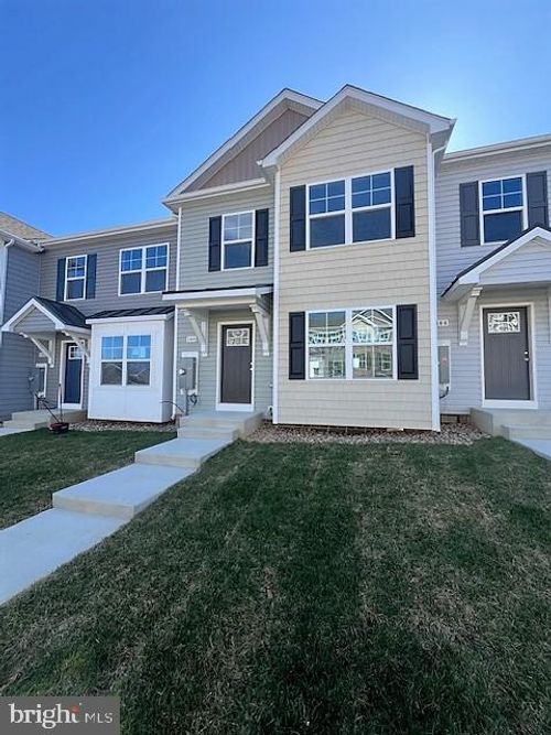 148 Olga Dr, MARTINSBURG, WV, 25403-1807 | Card Image