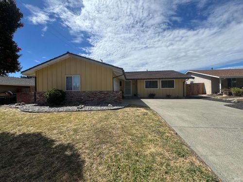 381 Lily St, Fairfield, CA, 94533-1530 | Card Image