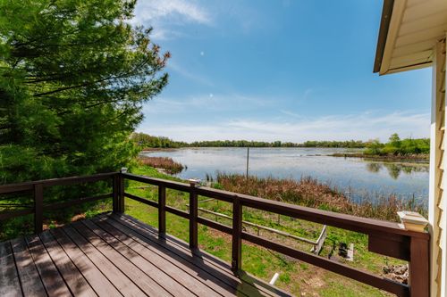 6641 N Lakeshore Dr, Elkhorn, WI, 53121-2850 | Card Image