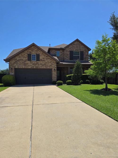 100 Castlegate Ln, Jersey Village, TX, 77065-2052 | Card Image