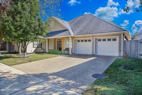 8031 Amy Hewes Dr, Shreveport, LA, 71115-4605 | Card Image