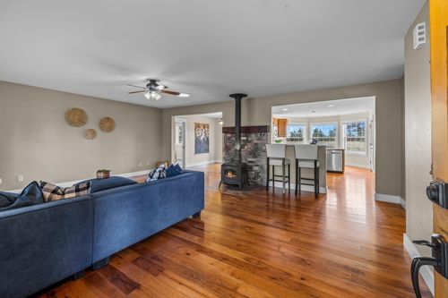 20865 Dione Way, Bend, OR, 97703-8422 | Card Image