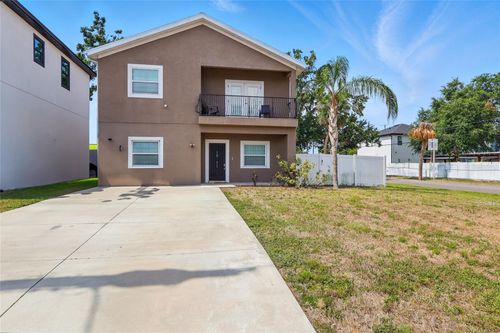 3024 W Douglas St, Tampa, FL, 33607-1216 | Card Image