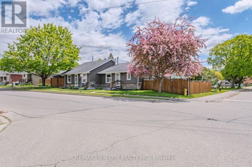 36 Crandell Ave, Brantford, ON, N3S1C9 | Card Image