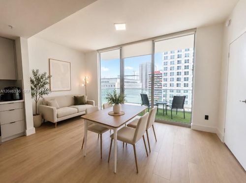 t1503-300 S Biscayne Boulevard, Miami, FL, 33131 | Card Image