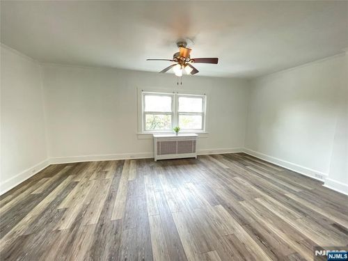 2nd-244 Rock Rd, Glen Rock, NJ, 07452-1709 | Card Image