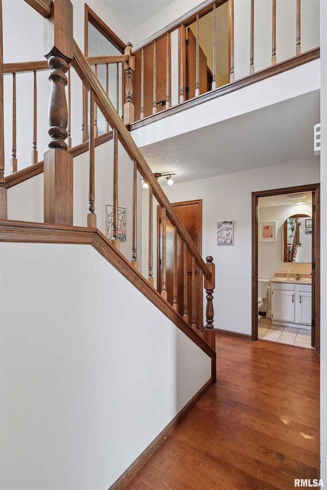 5952 Crow Valley Park Dr, Condo with 2 bedrooms, 2 bathrooms and null parking in Davenport IA | Image 8