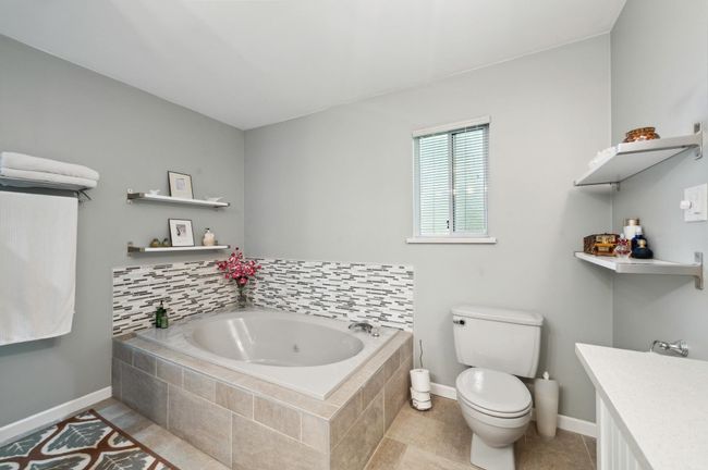 4037 196 A St, House other with 6 bedrooms, 3 bathrooms and 6 parking in Langley BC | Image 19