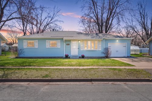 2527 Lynn Ave, Altoona, WI, 54720-1358 | Card Image