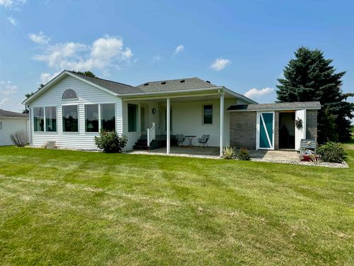 18301 Gasper Rd, Chesaning, MI, 48616-9735 | Card Image