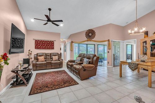 5830 Parkwalk Cir W, Boynton Beach, FL, 33472-2318 | Card Image