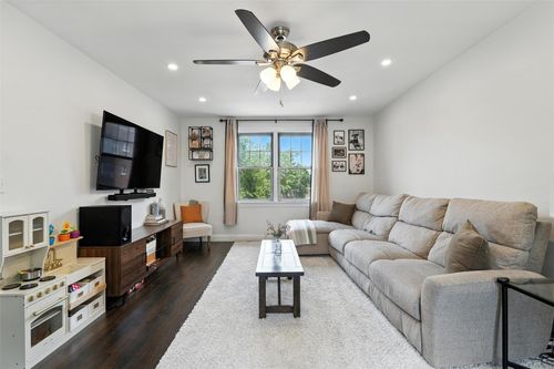 apt-22-14 Soundview Ave, White Plains, NY, 10606-3315 | Card Image