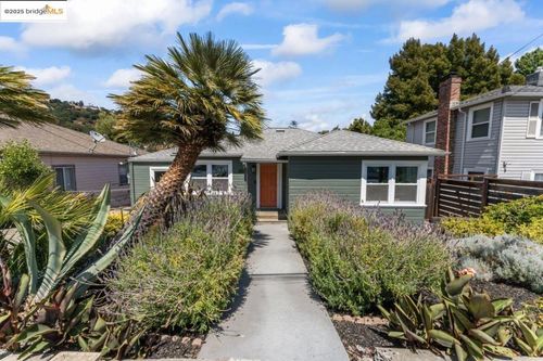 8024 Earl St, Oakland, CA, 94605-3634 | Card Image