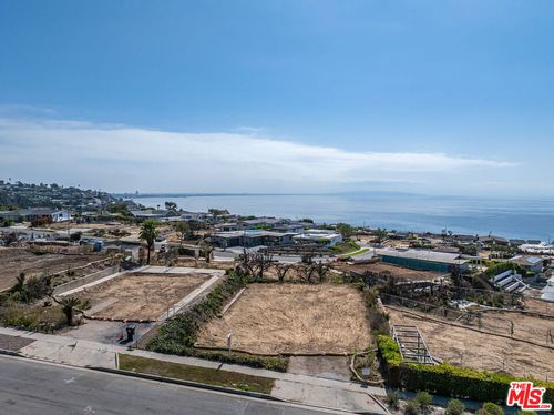3704 Seahorn Dr, Malibu, CA, 90265-5658 | Card Image