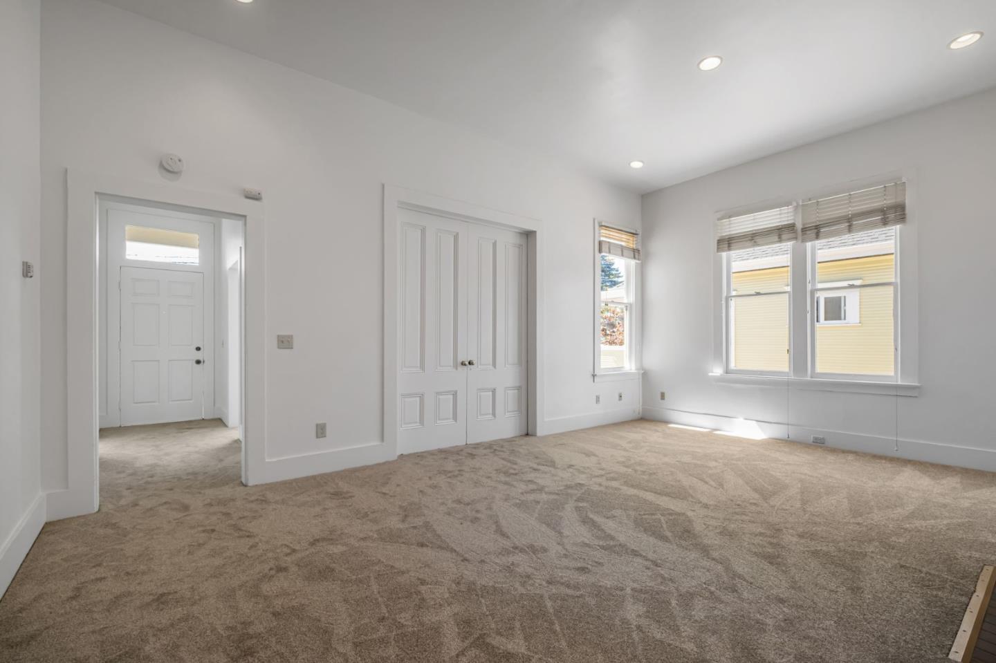 Commercial Sale in Santa Cruz 4