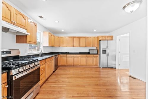 1625 Mabel St, Piscataway, NJ, 08854-1719 | Card Image