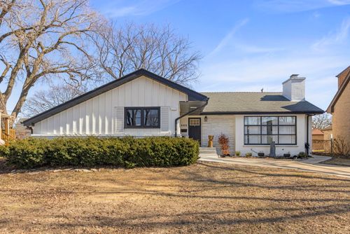 9525 Parkside Ave, Oak Lawn, IL, 60453-2837 | Card Image