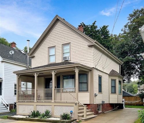 19 Congdon Ave, Newport, RI, 02840-2130 | Card Image