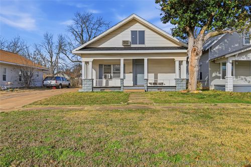 724 E Moses St, Cushing, OK, 74023-3418 | Card Image