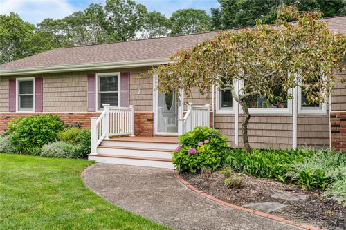 7 Russell Rd, Hampton Bays, NY, 11946-2461 | Card Image