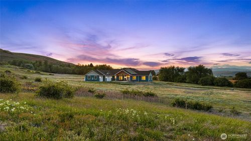 1590 Hunter Rd, Ellensburg, WA, 98926-8296 | Card Image