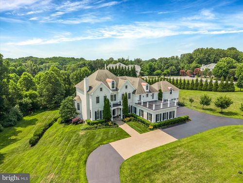9107 Dara Ln, GREAT FALLS, VA, 22066-2200 | Card Image