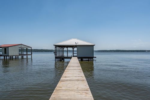 1067 Beachside Dr, Chandler, TX, 75758-5146 | Card Image