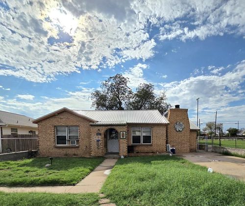 507 Ne 3rd St, Andrews, TX, 79714-5305 | Card Image