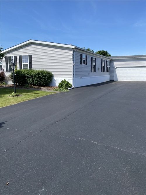 6382 Roberts Drive, Victor, NY, 14564 | Card Image