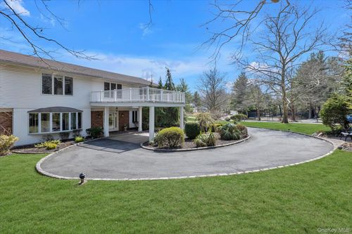 1 Somner Dr, Dix Hills, NY, 11746-5718 | Card Image