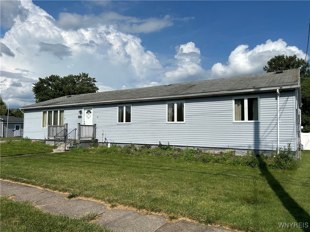Hyland Ave, Depew, NY 14043