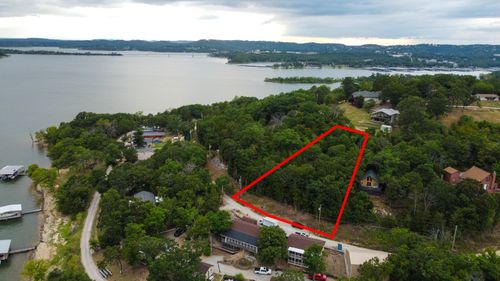 300 Circle View Ln, Reeds Spring, MO, 65737-8719 | Card Image