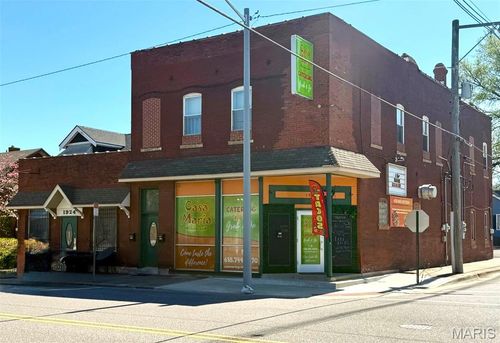 1926 W Main St, Belleville, IL, 62226-7433 | Card Image