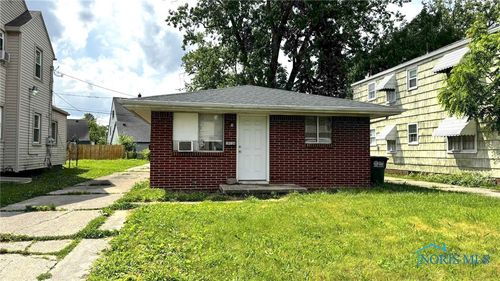 1911 Kensington Rd, Toledo, OH, 43607-1355 | Card Image