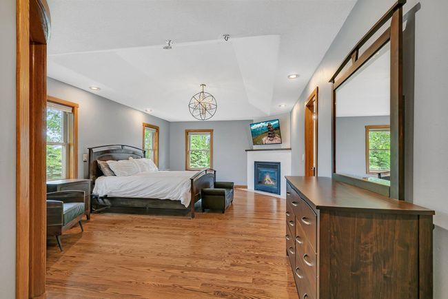 Luxurious primary suite | Image 14
