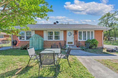 4760 Peach Tree Dr Nw, Roanoke, VA, 24017-2026 | Card Image
