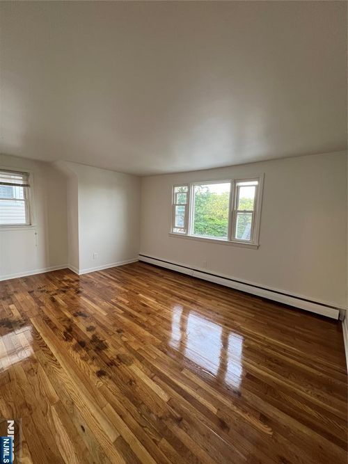 12 N 19th St, Hawthorne, NJ, 07506-3503 | Card Image