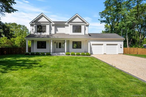 660 Sutton Pl, Greenport, NY, 11944-1924 | Card Image