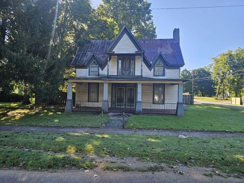 102 Cowan St W, Cowan, TN, 37318-3326 | Card Image